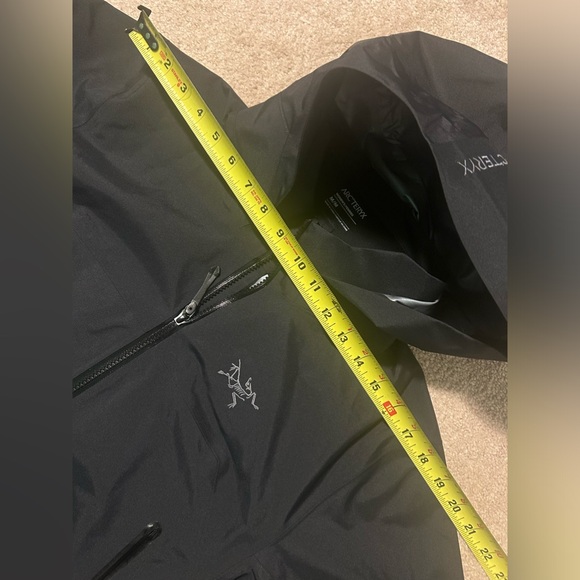 Arc’teryx Women Beta Coat Brand New - Picture 13 of 14